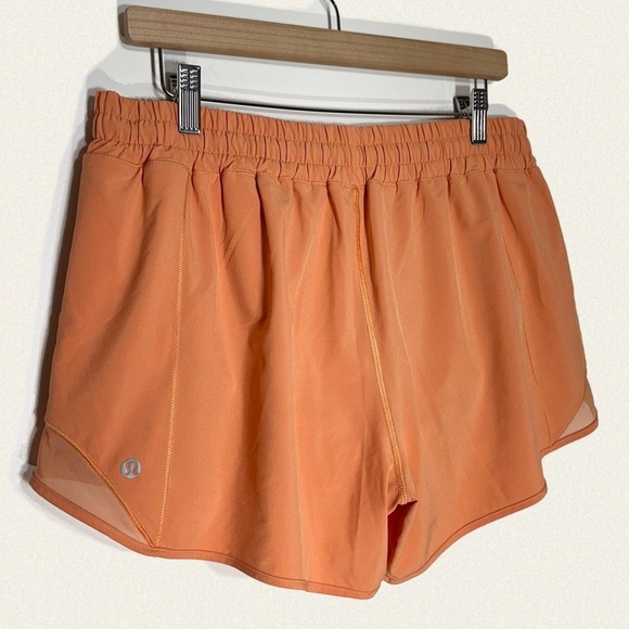 Lululemon Hotty Hot Low-Rise Lined Short 4" - Picture 9 of 9